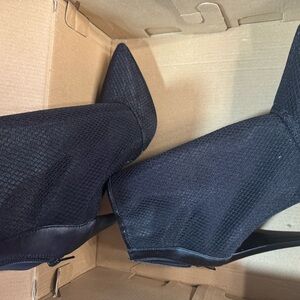 Black Textured Pointed Toe Boots